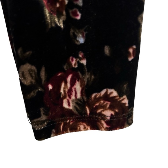 Black/Burgundy Velvet feel Retro Style Long Sleeve Mini Dress. Gently Pre Loved. - Picture 5 of 8